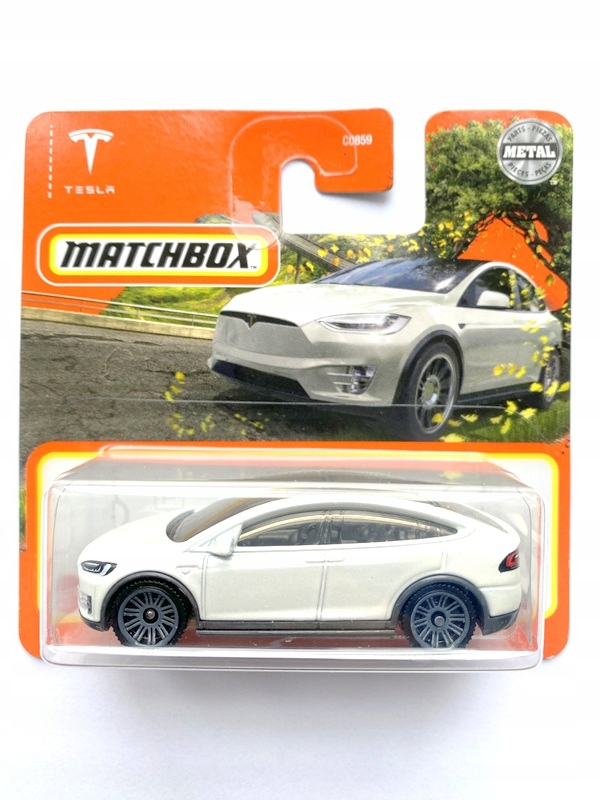 Tesla Model Y (fehér)